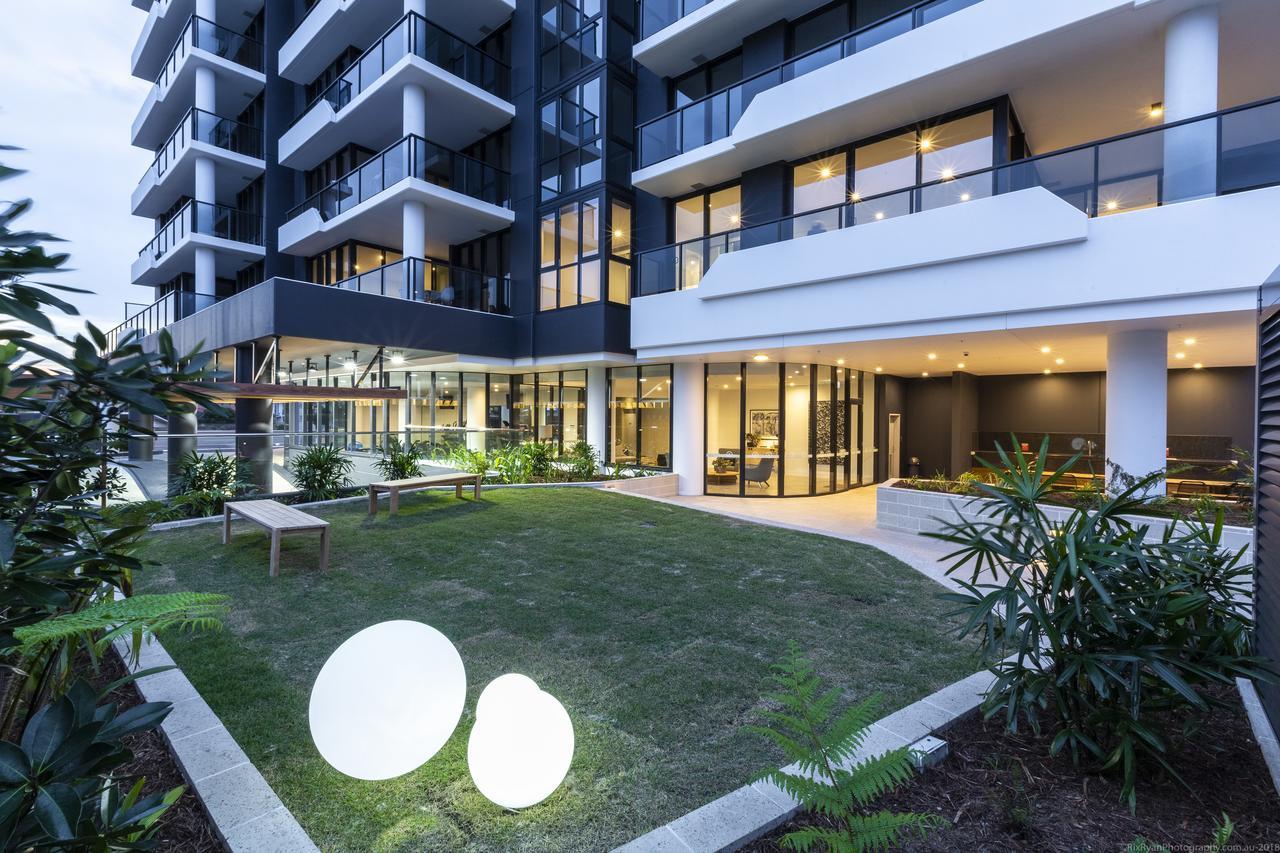 Boardwalk Burleigh Beach - Official Gold Coast Exterior photo